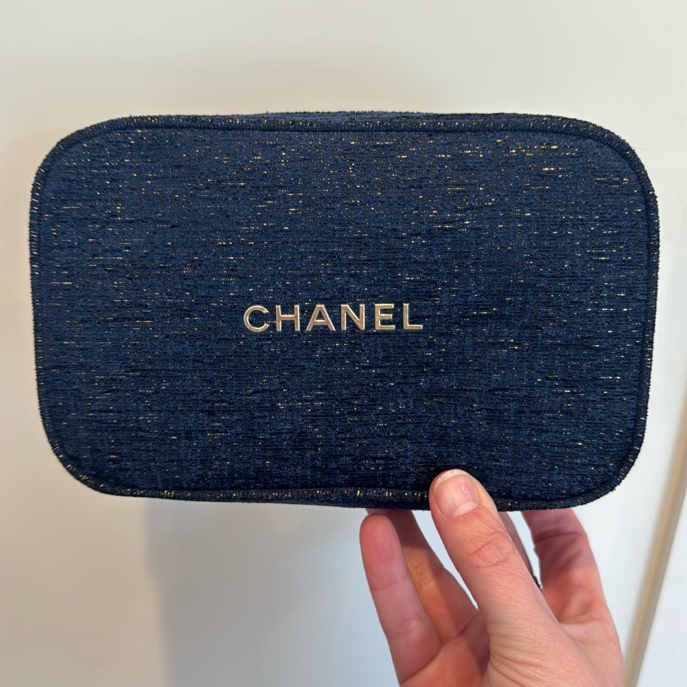 2023 Chanel Holiday Beauty pouch